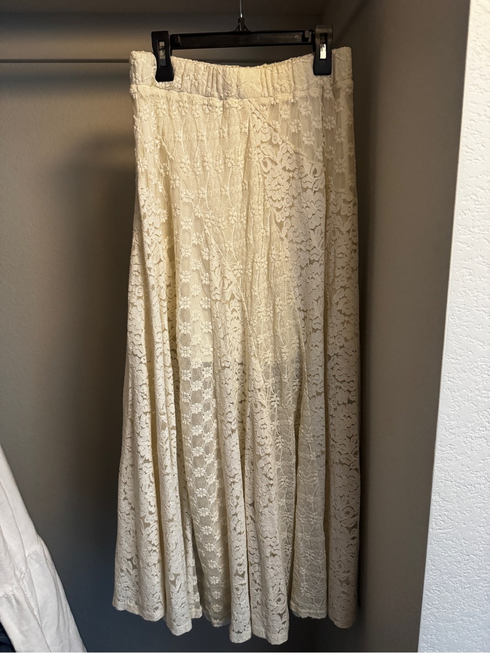 Promesa Cream Lace Maxi Skirt